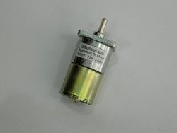 12V 5rpm 37mm Kare Flanşlı KGA-37 Redüktörlü DC Motor 