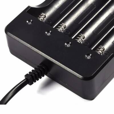 3.7V 18650 Lityum İyon Pil Şarj Aleti (4 Pil yuvası)