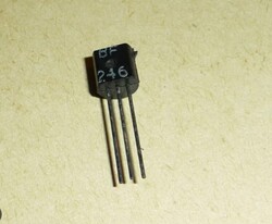 Çin - BF246 JFET, N-Channel 25 V 625 mW TO-92 Çin - BF246 JFET, N-Channel 25 V 625 mW TO-92