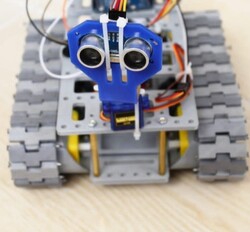 Çin - Bluetooth Kontrollü Arduino Robot Kiti - Montajlı, Android Uygulama Desteği