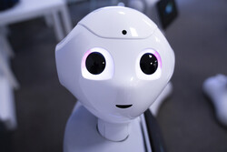 PEPPER - Bir Kalbe Sahip İnsansı Robot - Thumbnail